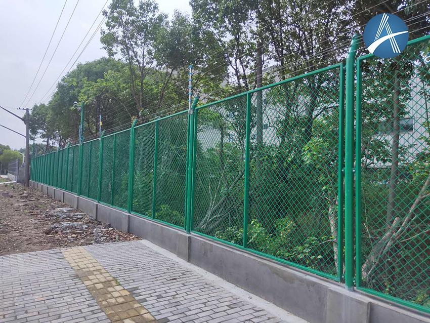 鋼板網(wǎng)護(hù)欄--06